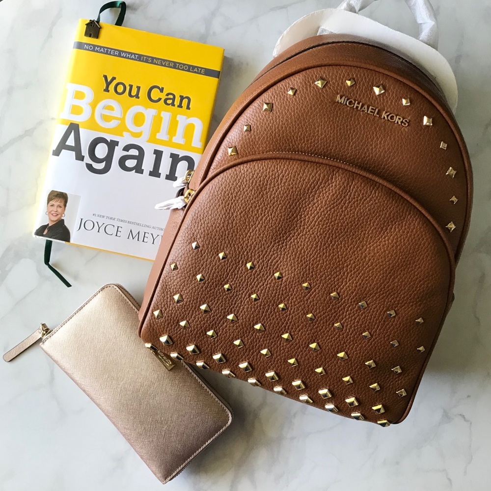 🔅HP🔅 MK Abbey Medium Studded Leather Backpack